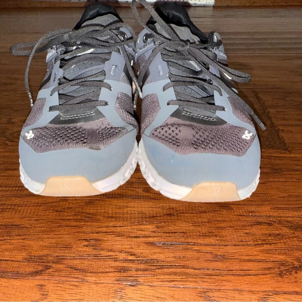 ON Cloudflow Running Shoe - Picture 5 of 14